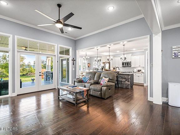 7th image of this home