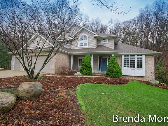 4th image of 4699 Plateau View Dr NE