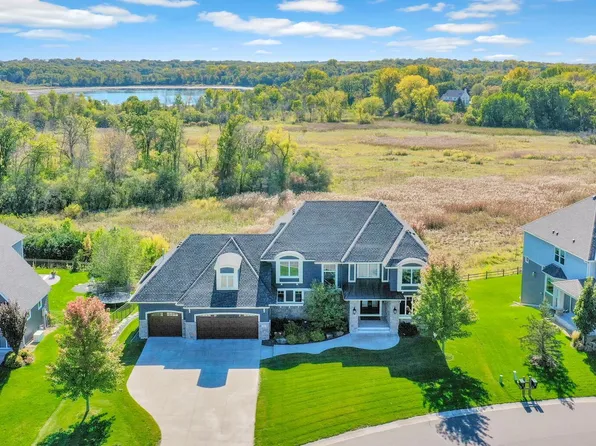 16 Rapp Farm Blvd, North Oaks, MN 55127