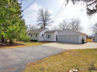 161 W Orange Rd, Waterloo, IA 50701