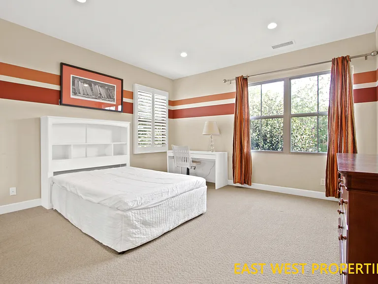 42 Royal Grv — Photo 26