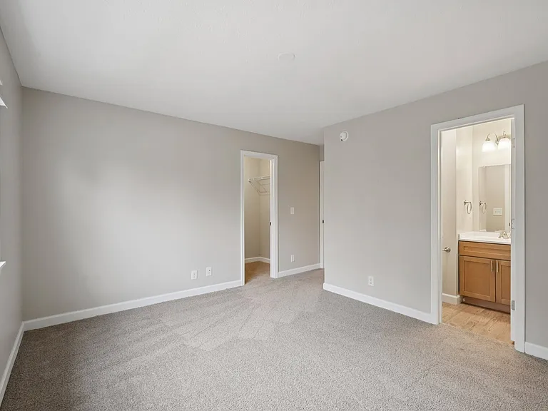 Pier 39 Apartments & Townhomes — Photo 72