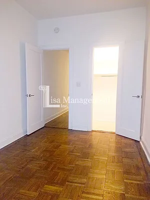 Rented by Lisa Management | media 12