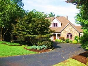 2nd image of 60 Lockport Ct
