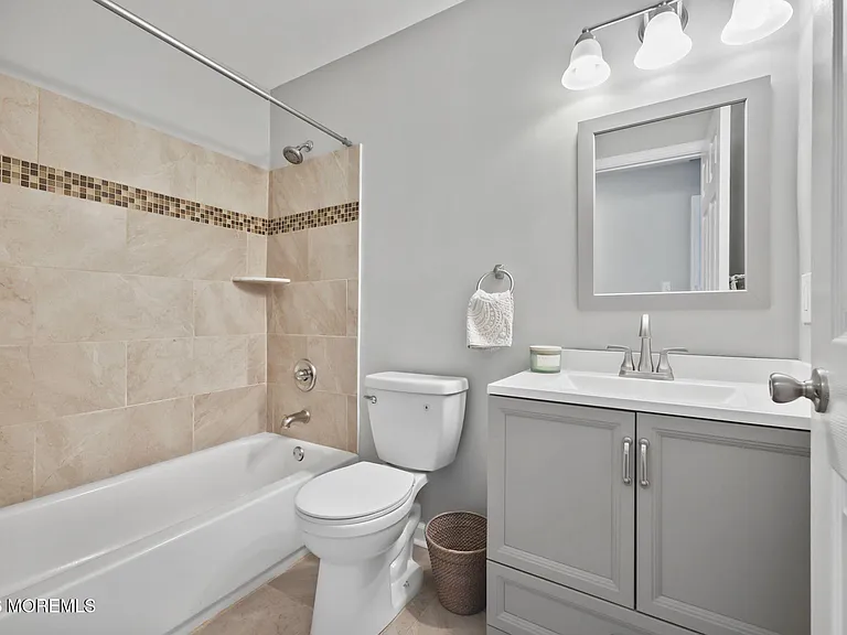 62 Dover Ct — Photo 18