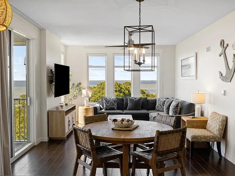 Open floor plan with bay views!