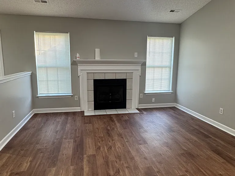 4913 Hopewood Ln — Photo 6