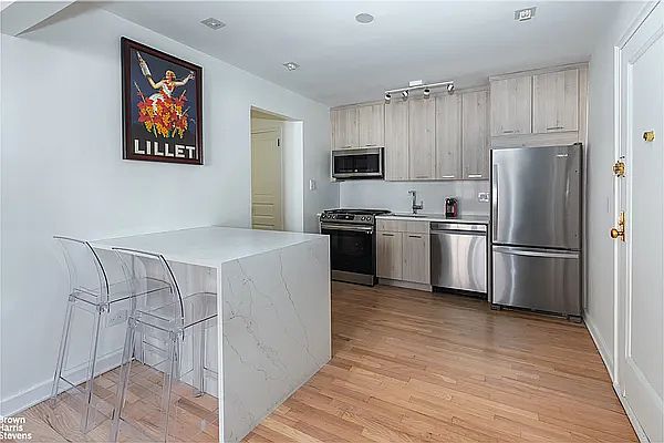 1st image of 61 Oliver St APT 4