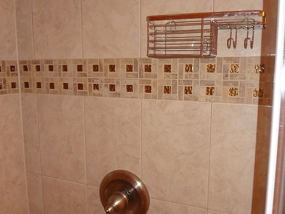 2nd image of 4913 N Santa Monica Blvd #4913