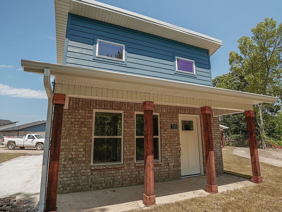1st image of 748 N Honey Locust Bnd