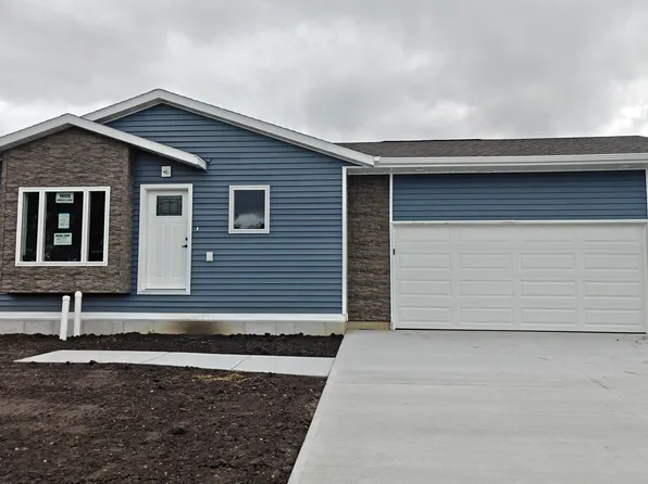 1605 Nagle Ln, Mitchell, SD 57301