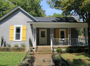 202 N Charlotte St, Dickson, TN 37055