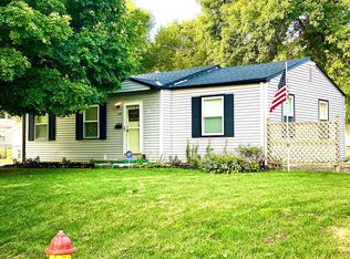 1118 Cole Creek Dr, Omaha, NE 68114