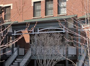 1031 W Rundell Pl, Chicago, IL 60607