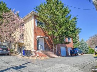 1462 River Rd #B, Edgewater, NJ 07020