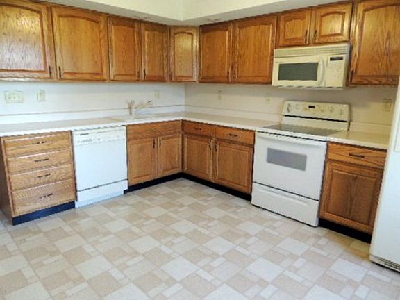5th image of 24 Kassandra Dr
