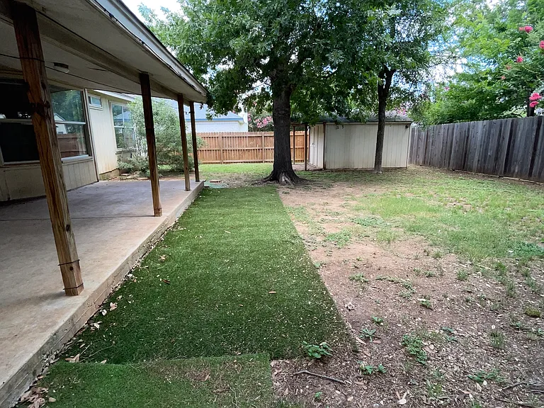 1904 Hollow Ridge Dr — Photo 19