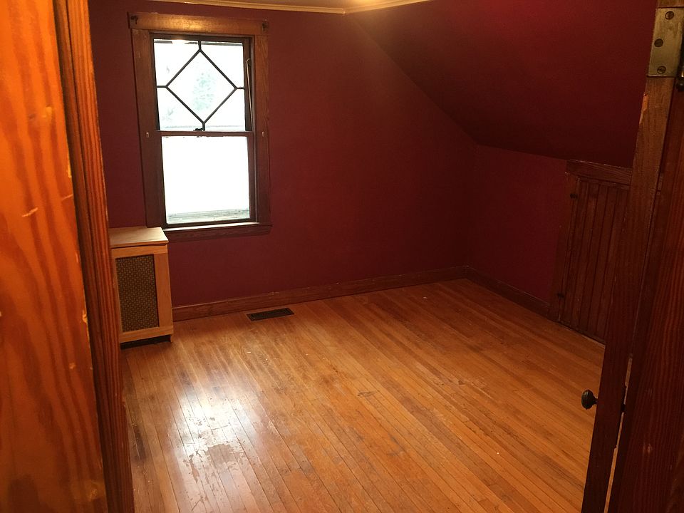 2nd image of 65 Jackson St