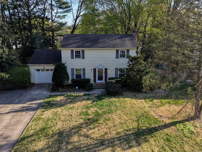 74 S Fairfield Dr — Photo 3