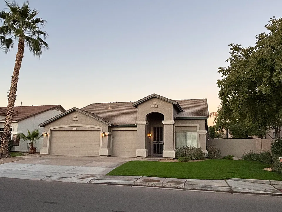 2236 W Periwinkle Way