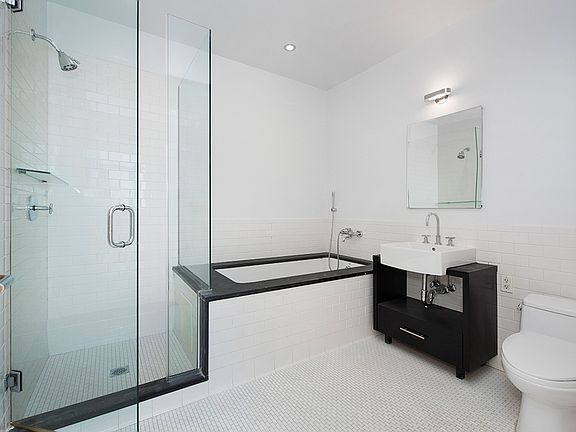 5th image of 110 Livingston St APT 16B