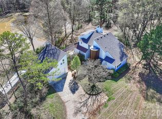 13730 Capriole Ln, Matthews, NC 28105