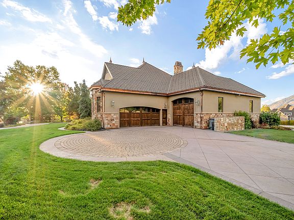 4th image of 753 E Sierra View Dr