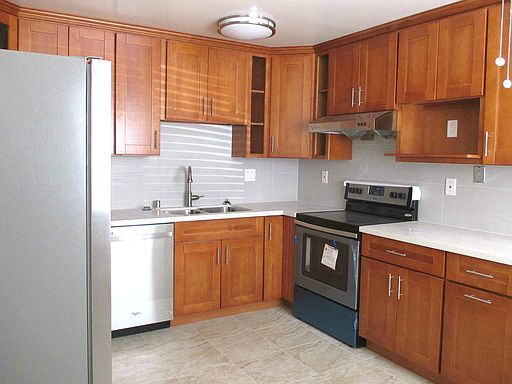 3rd image of 642 Nello Dr APT 2