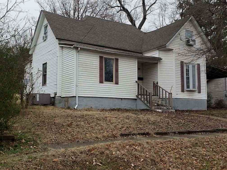 1st image of 513 E Morehead St