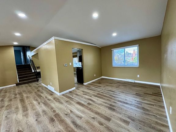 5th image of 7999 W 82nd Pl