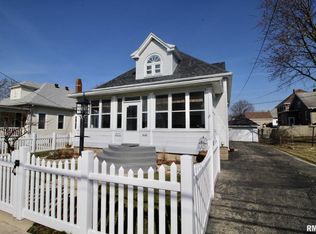 207 W Holland St, Washington, IL 61571
