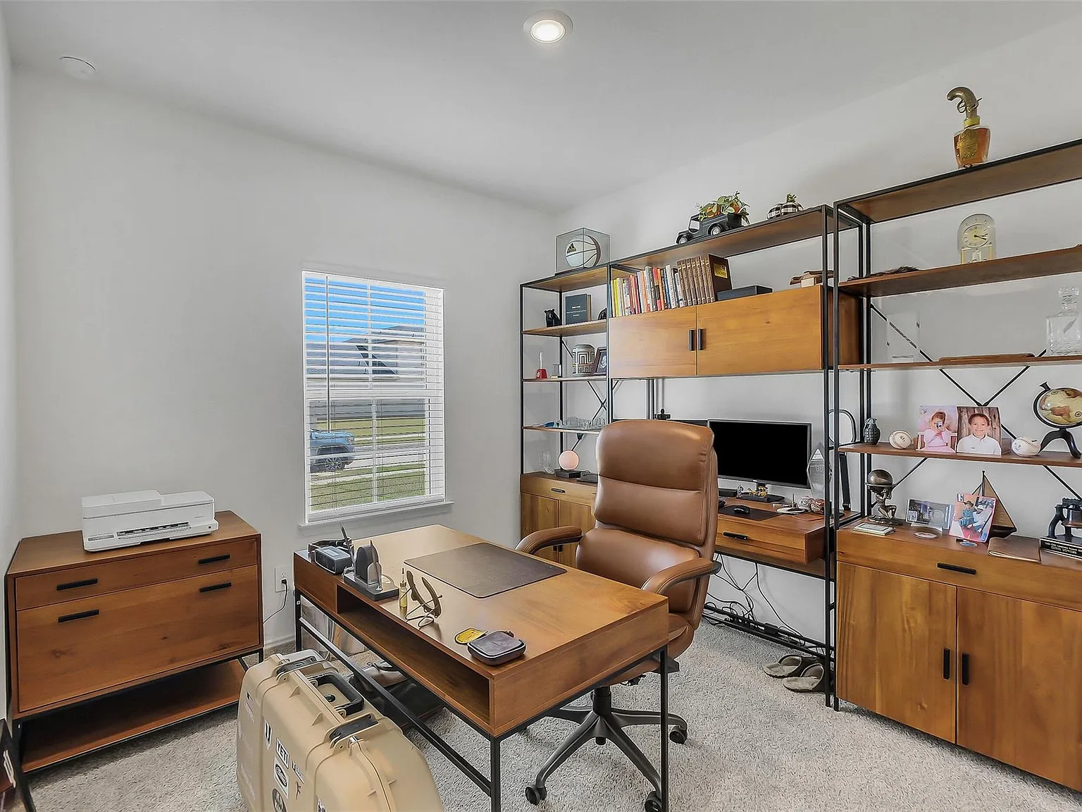 4 bed, 3.0 bath, 2251 sqft, $2,285 — Photo 4