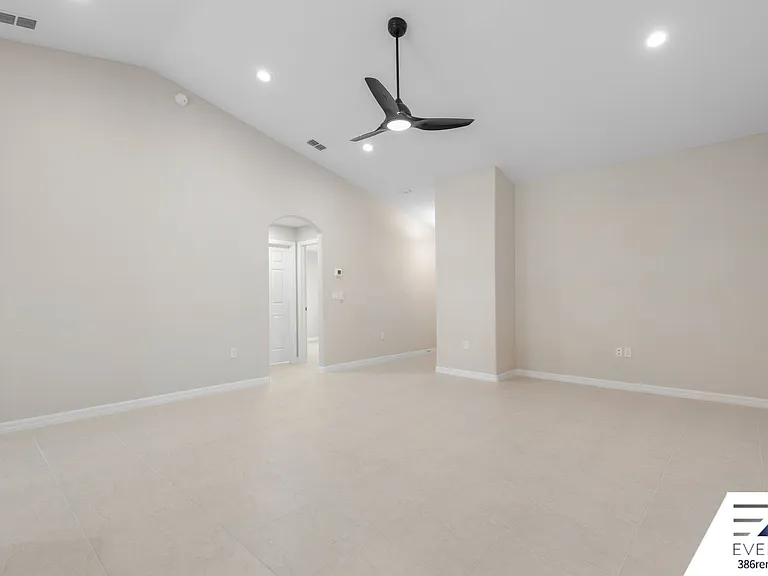12 Llovera Pl #B — Photo 7