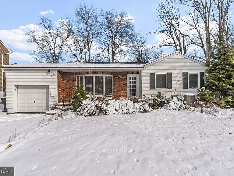 191 Lakeshore Dr — Photo 24