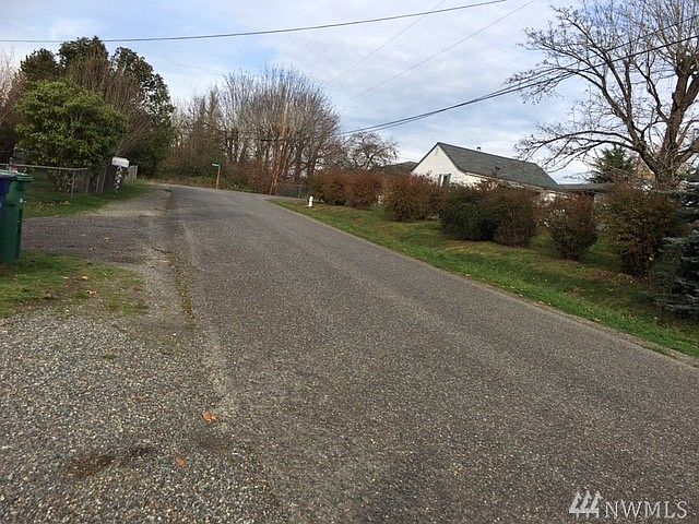 2nd image of 16616 105th Ave Se Renton Wa #98055