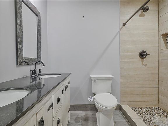 5th image of 8406 Echo Creek Ln #1