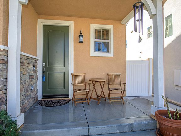 2nd image of 27075 Mountain Willow Ln