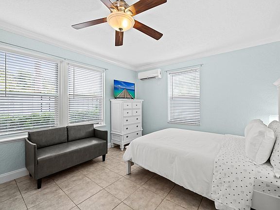 4th image of 333 NE 7th Ave APT 1
