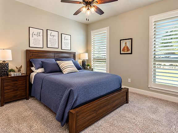 5th image of 101 Sugartree Cir
