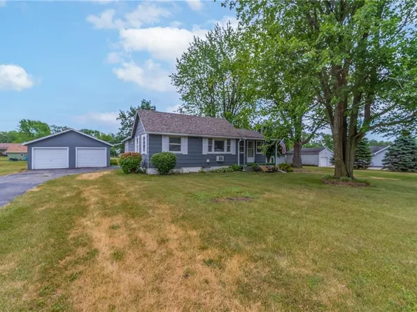 4085 NE 47th St, Des Moines, IA 50317