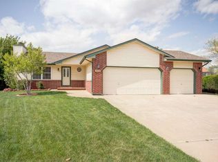 5316 S Stoneborough Ct, Wichita, KS 67217