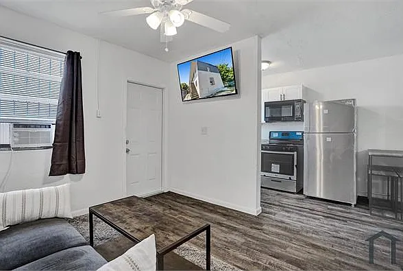 708 NW 4th Ave #1 — Photo 9