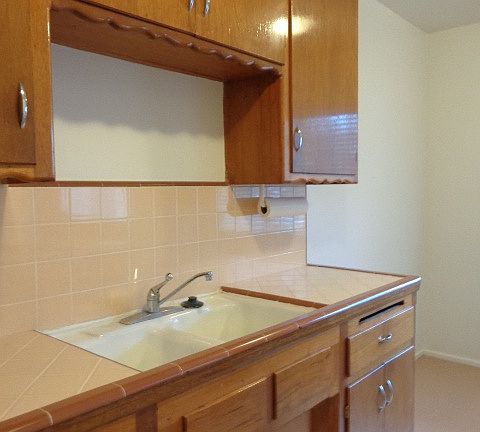 4th image of 800 Roswell Ave APT 5