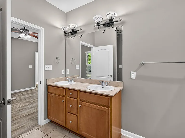 5317 Cottage Cir — Photo 21
