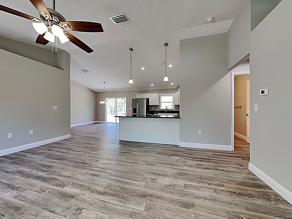 4th image of 10465 N Spaulding Dr