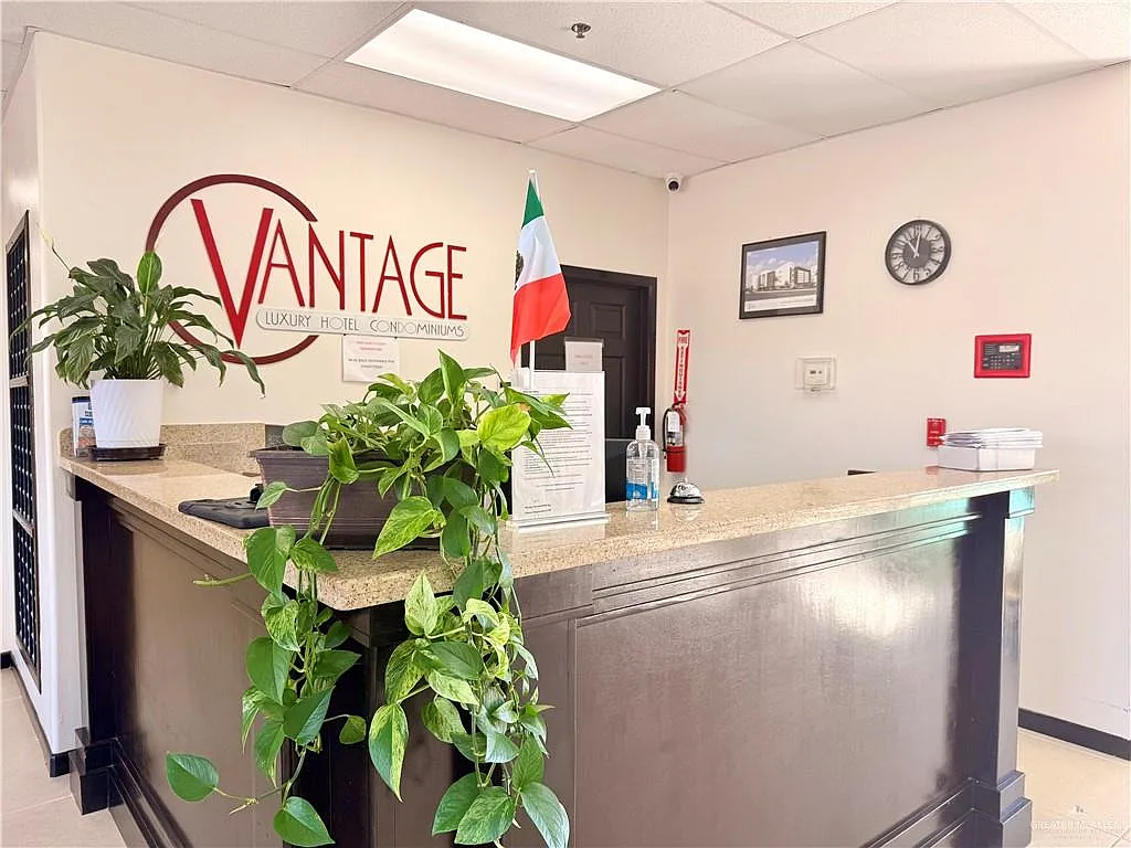 3 bed, 2.0 bath, 1320 sqft, $1,400 — Photo 4