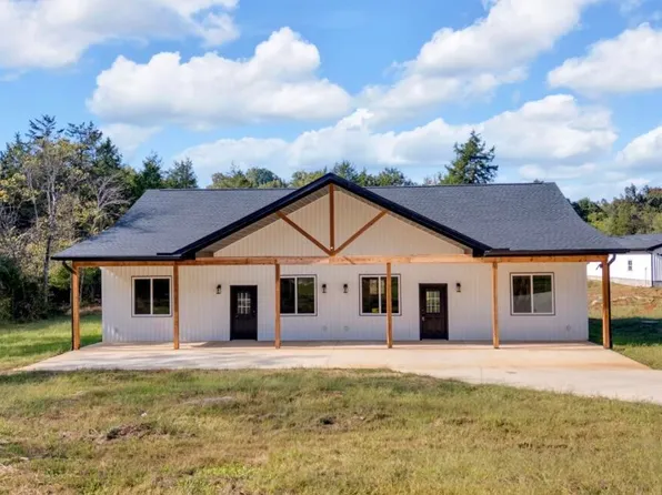 1570 W Dumplin Valley Rd, Dandridge, TN 37725