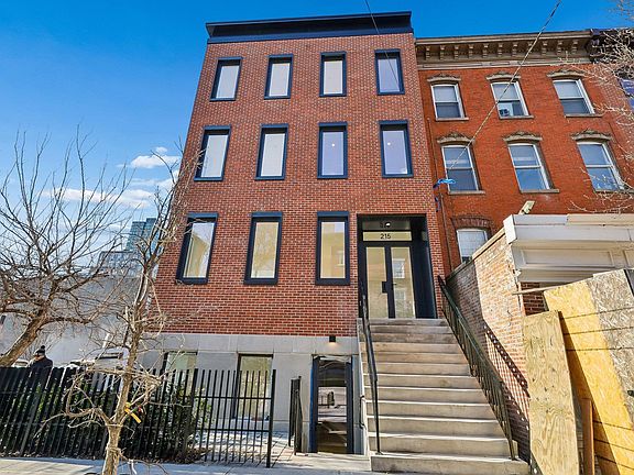 2nd image of 215 Warren St #Phc
