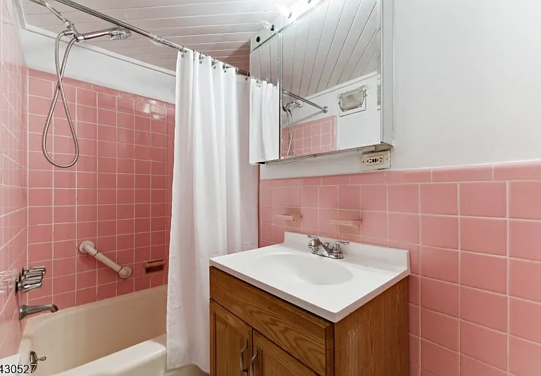 415 Claremont Ave — Photo 24