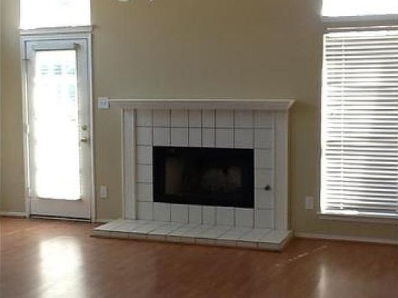 5th image of 1752 Blackstone Dr